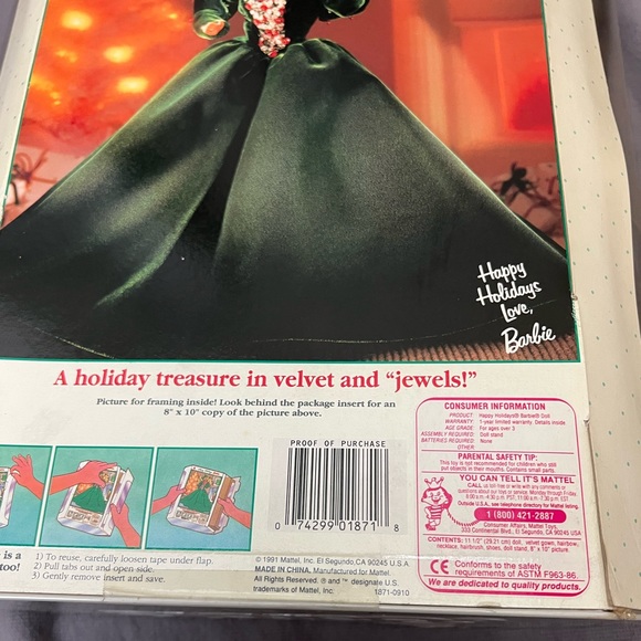 1991 Special Edition “Happy Holidays” Barbie Doll Doll Stand / Picture NRFB - Picture 5 of 8